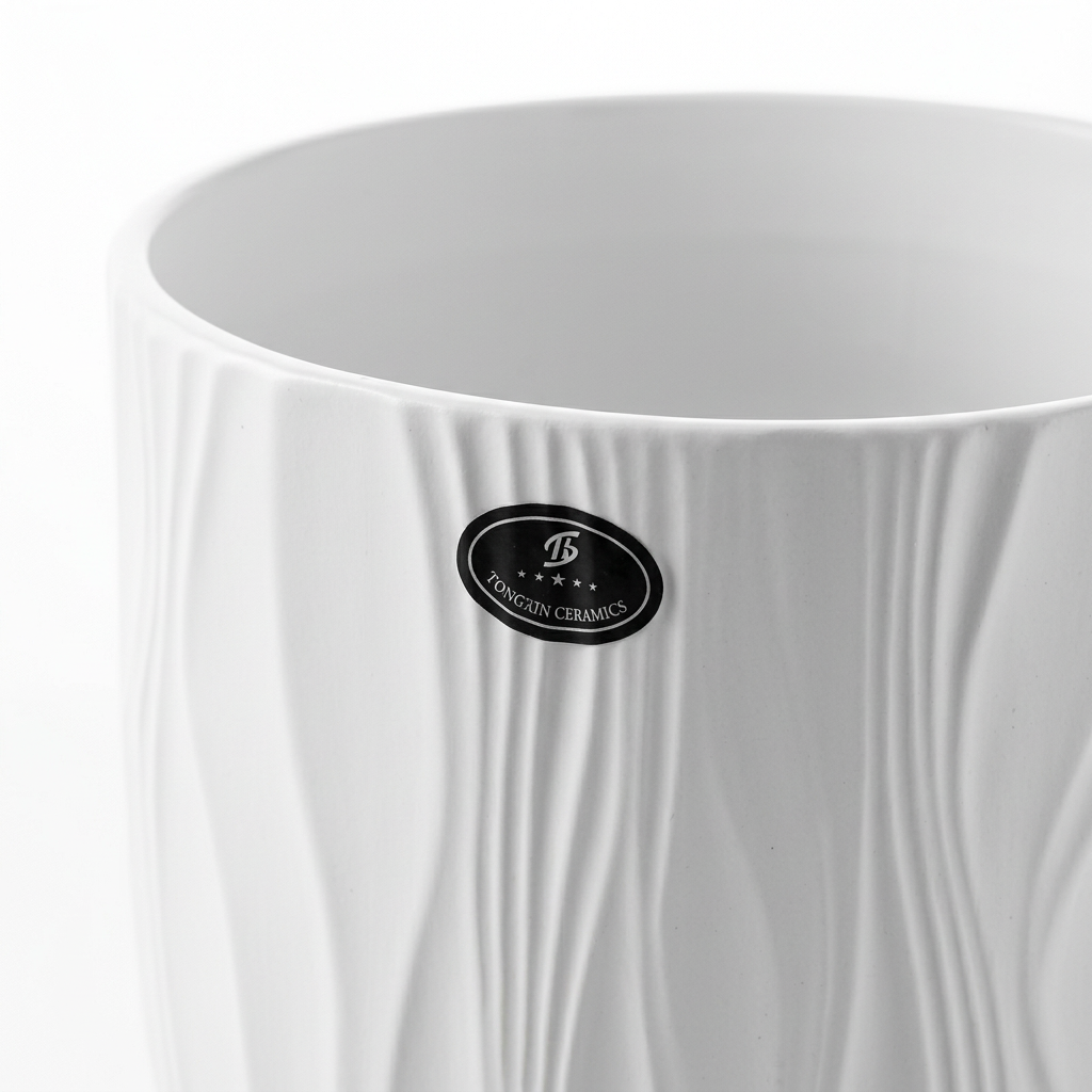 Ceramic Flower Vase with Textured Design White – 16×20cm