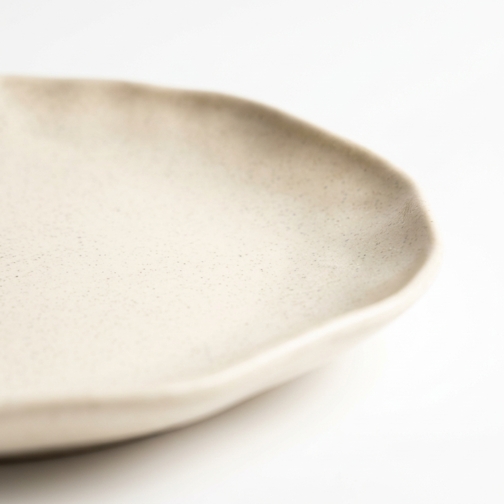 Ceramic Plate with Wavy Rim Cream – 22cm