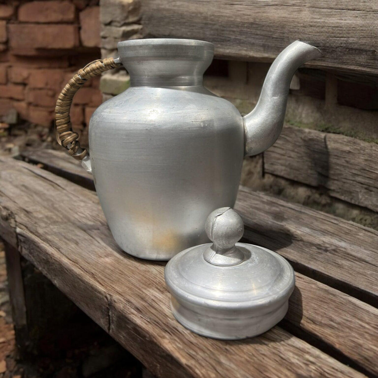 AKDC Aluminium Kettle 27cm Height x 13cm - Al Kabayel Discount CentreAKDC Aluminium Kettle 27cm Height x 13cmTea/Coffee PotsAKDCAl Kabayel Discount Centre