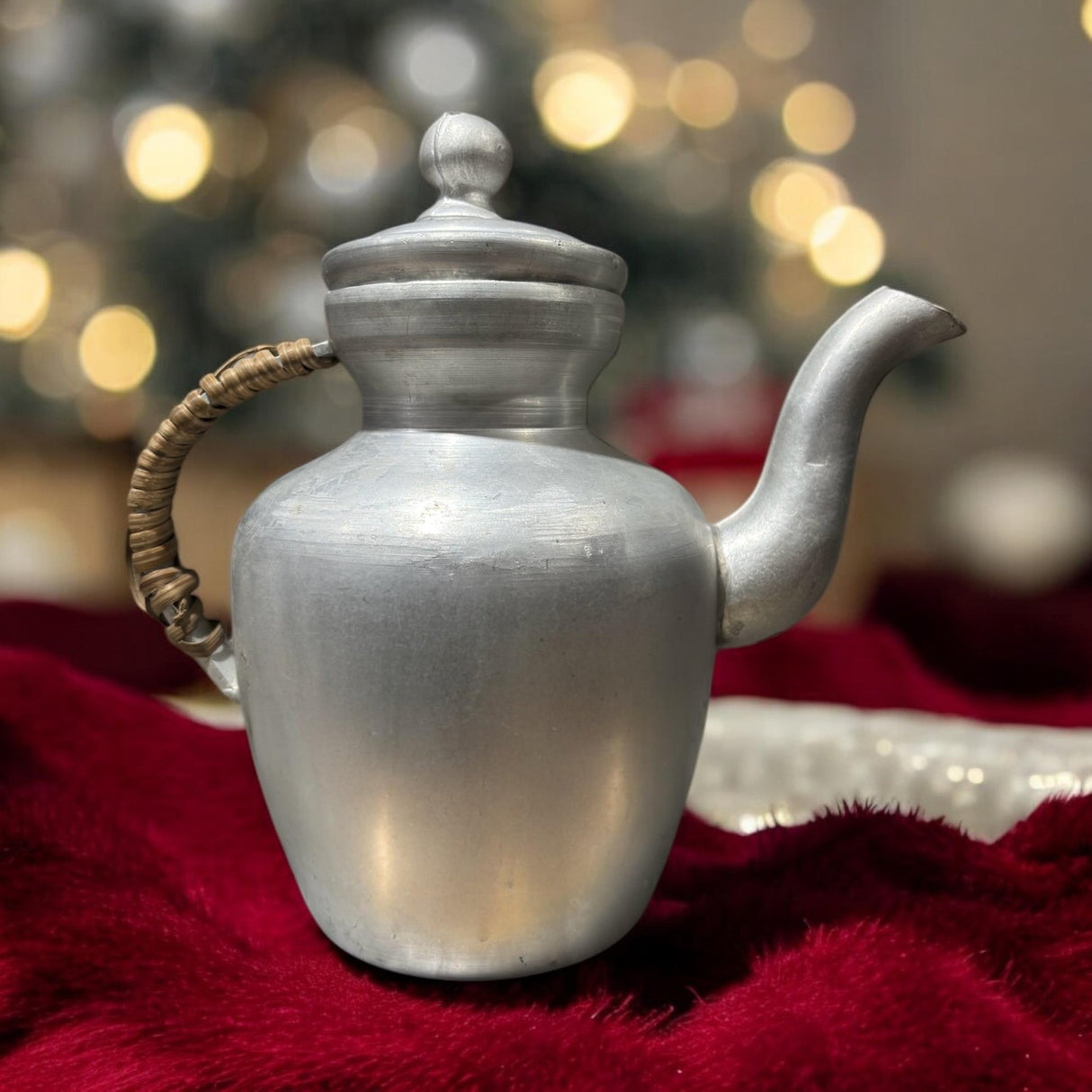 AKDC Aluminium Kettle 27cm Height x 13cm - Al Kabayel Discount CentreAKDC Aluminium Kettle 27cm Height x 13cmTea/Coffee PotsAKDCAl Kabayel Discount Centre