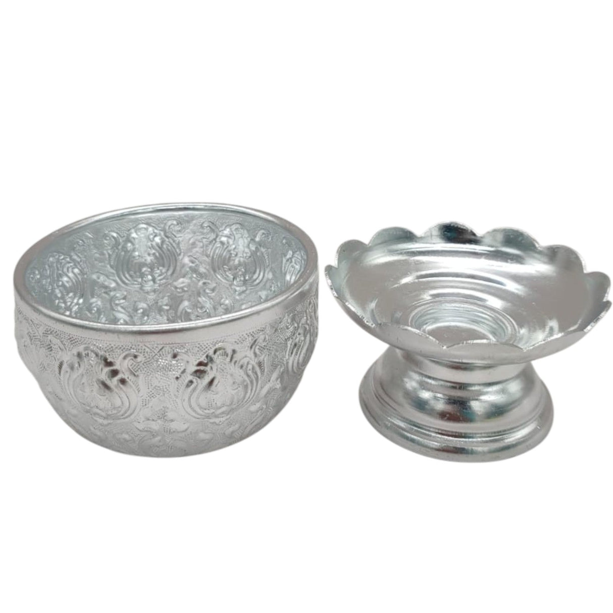 AKDC Aluminium Small Bowl With Stand 100ml - 8cmX8cm - Silver - Al Kabayel Discount CentreAKDC Aluminium Small Bowl With Stand 100ml - 8cmX8cm - SilverBowlsAKDCAl Kabayel Discount Centre