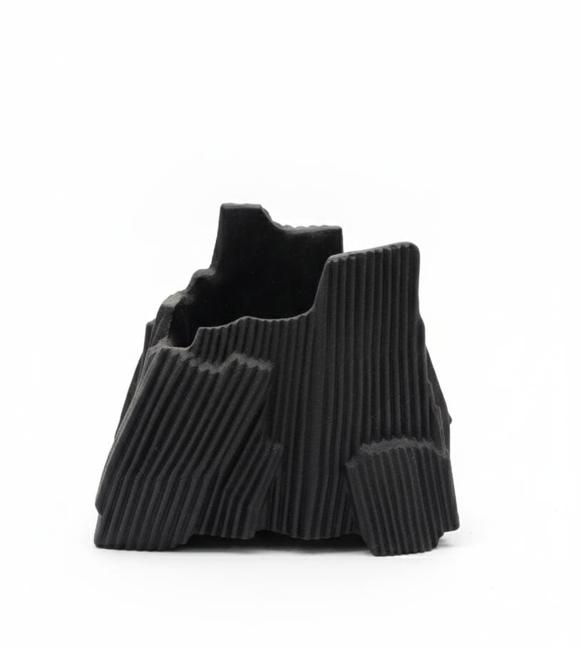 AKDC Black Hard Plastic Flower Vase – Square Modern Floral Display – 19×19 cm - Al Kabayel Discount CentreAKDC Black Hard Plastic Flower Vase – Square Modern Floral Display – 19×19 cmFlower/Plant PotsAKDCAl Kabayel Discount Centre