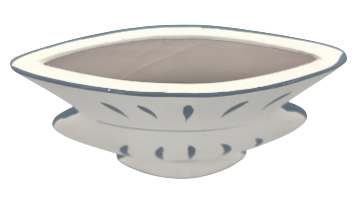 AKDC Contemporary Urn Shaped Clay Flower Vase 17cm*5cm*21cm, White and Blue - Al Kabayel Discount CentreAKDC Contemporary Urn Shaped Clay Flower Vase 17cm*5cm*21cm, White and BlueFlower/Plant PotsAKDCAl Kabayel Discount Centre
