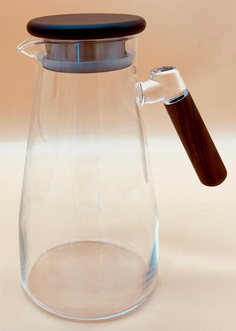 AKDC Glass Jug with Wooden Lid and Handle 1500ml, Clear & Transparent - Al Kabayel Discount CentreAKDC Glass Jug with Wooden Lid and Handle 1500ml, Clear & TransparentJugsAKDCAl Kabayel Discount Centre
