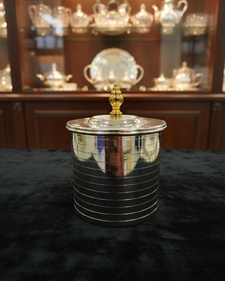 AKDC Premium Glass Sugar Pot with Silver Metal Lid and Gold Finish – Elegant Storage Jar for Sugar, Coffee, or Spices – Modern Kitchen Countertop Decor 10x10 cm - Al Kabayel Discount CentreAKDC Premium Glass Sugar Pot with Silver Metal Lid and Gold Finish – Elegant Storage Jar for Sugar, Coffee, or Spices – Modern Kitchen Countertop Decor 10x10 cmJars & Food SaversAKDCAl Kabayel Discount Centre