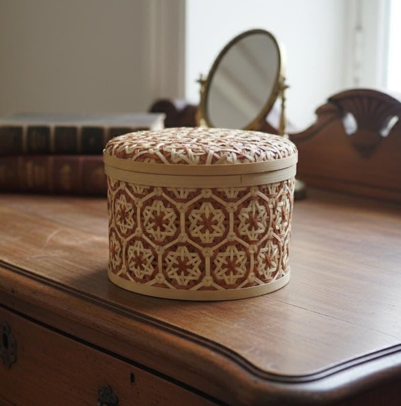 AKDC Round Bamboo Mesh Basket with Lid 24 cm – Natural Handcrafted Storage Basket - Al Kabayel Discount CentreAKDC Round Bamboo Mesh Basket with Lid 24 cm – Natural Handcrafted Storage BasketOrganizers & AccessoriesAKDCAl Kabayel Discount Centre