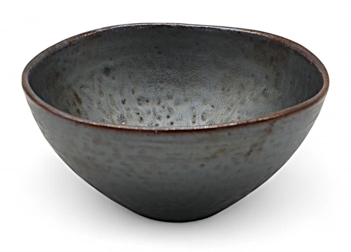 AKDC Rustic Ceramic Bowl – 13×6 cm, Handcrafted Charm for Everyday Use - Al Kabayel Discount CentreAKDC Rustic Ceramic Bowl – 13×6 cm, Handcrafted Charm for Everyday UseBowlsAKDCAl Kabayel Discount Centre