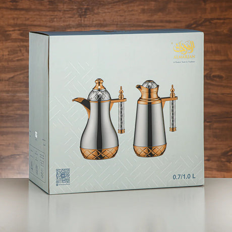 Almarjan 2pcs Vaccum Flask 0.7L+1L, Keeps Tea & Coffee Hot & Cold for 8hr, White/Green/Gold, Push Button, Acrylic Handle - Al Kabayel Discount CentreAlmarjan 2pcs Vaccum Flask 0.7L+1L, Keeps Tea & Coffee Hot & Cold for 8hr, White/Green/Gold, Push Button, Acrylic HandleThermosALMARJANAl Kabayel Discount Centre