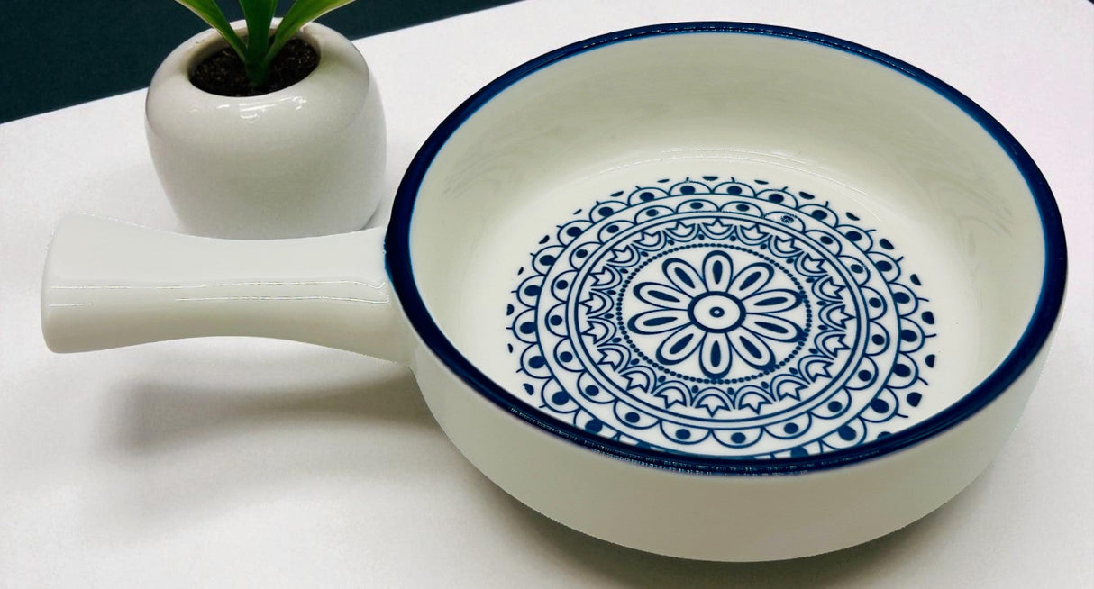 Che Brucia Ceramic Round Pan 8.5" x 6", Blue Floral Pattern - Al Kabayel Discount CentreChe Brucia Ceramic Round Pan 8.5" x 6", Blue Floral PatternServing TraysCHE BRUCIAAl Kabayel Discount Centre