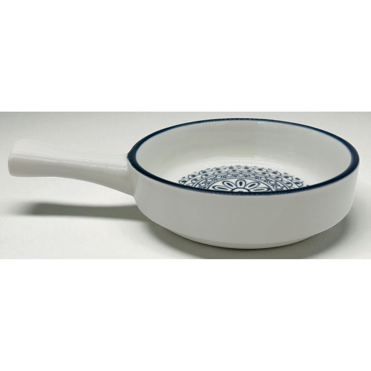 Che Brucia Ceramic Round Pan 8.5" x 6", Blue Floral Pattern - Al Kabayel Discount CentreChe Brucia Ceramic Round Pan 8.5" x 6", Blue Floral PatternServing TraysCHE BRUCIAAl Kabayel Discount Centre