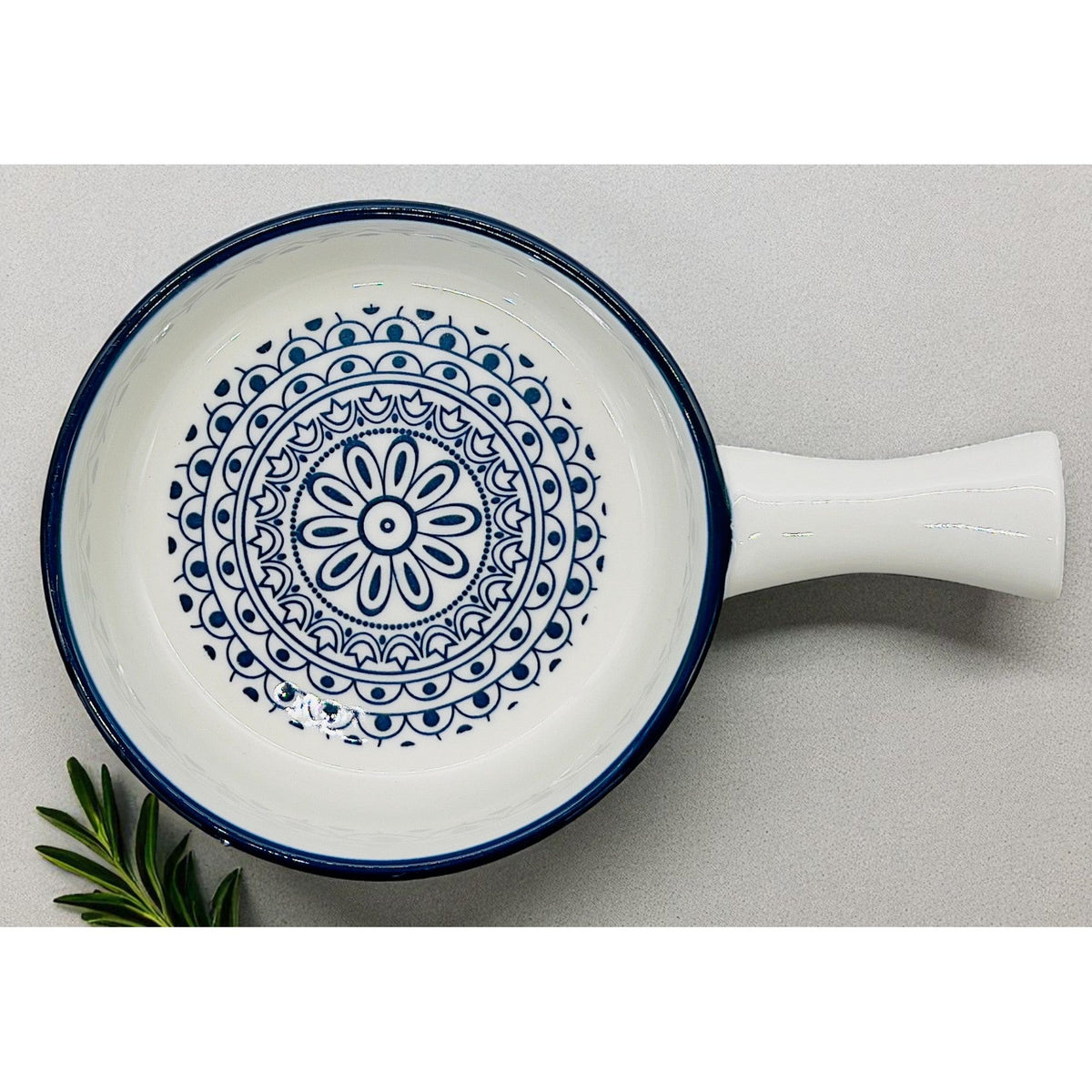 Che Brucia Ceramic Round Pan 8.5" x 6", Blue Floral Pattern - Al Kabayel Discount CentreChe Brucia Ceramic Round Pan 8.5" x 6", Blue Floral PatternServing TraysCHE BRUCIAAl Kabayel Discount Centre