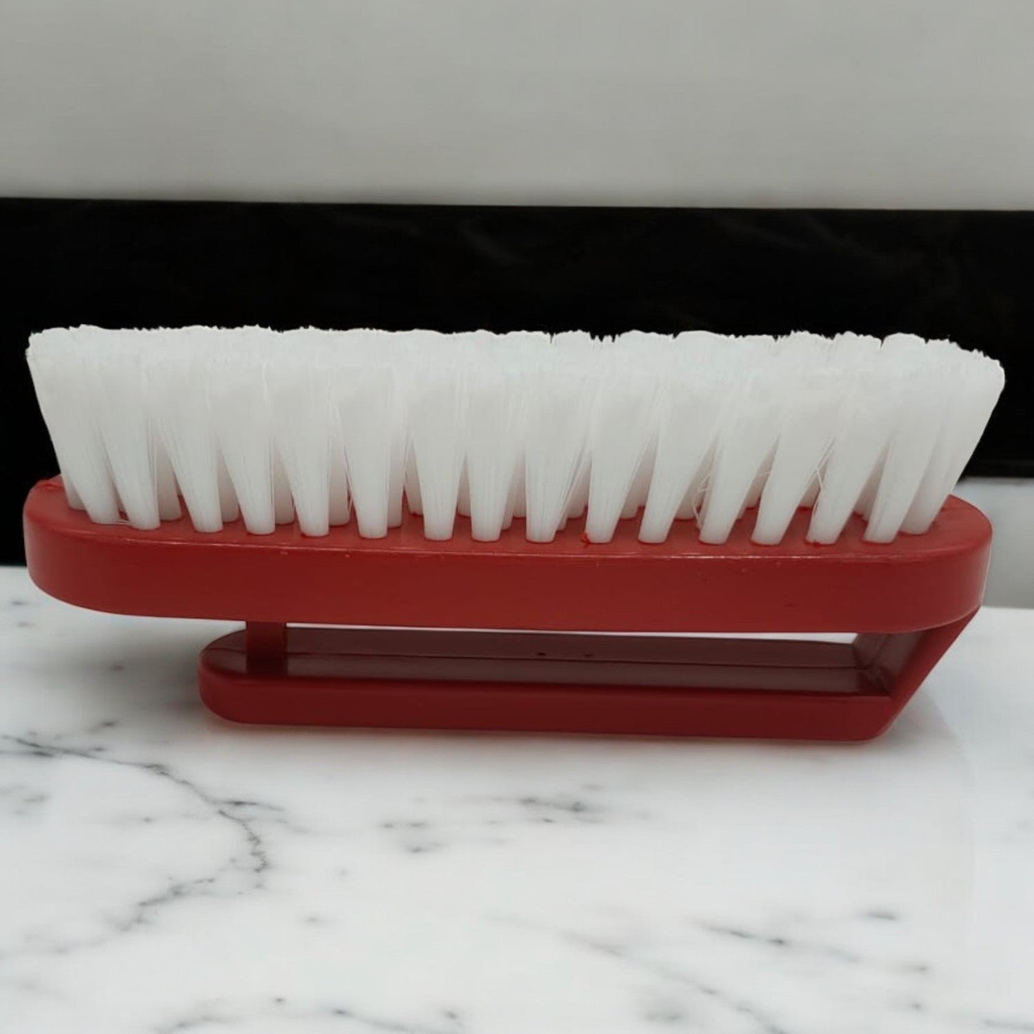 Gala Plastic Nylon Cloth Brush 16cm - Red & White - Al Kabayel Discount CentreGala Plastic Nylon Cloth Brush 16cm - Red & WhiteCleaning SuppliesAKDCAl Kabayel Discount Centre