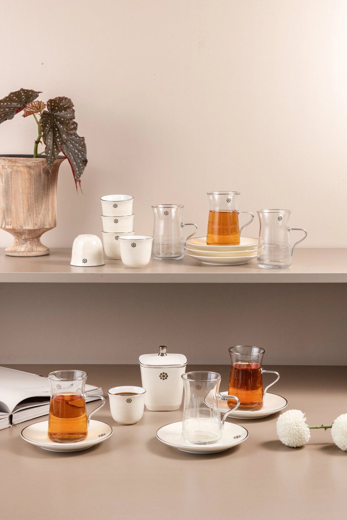 Otantik Mirral Luxury 19 - Piece Arabic Tea & Coffee Serving Set – White & Silver Porcelain Collection - Al Kabayel Discount CentreOtantik Mirral Luxury 19 - Piece Arabic Tea & Coffee Serving Set – White & Silver Porcelain CollectionTea SetsOTANTIKAl Kabayel Discount Centre