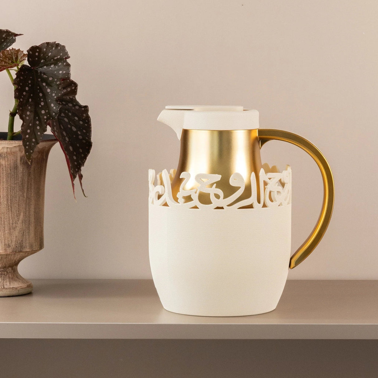 Otantik Mirral Luxury 1L Vacuum Insulated Tea & Coffee Pot – Classic White with Rich Gold Accent - Al Kabayel Discount CentreOtantik Mirral Luxury 1L Vacuum Insulated Tea & Coffee Pot – Classic White with Rich Gold AccentThermosOTANTIKAl Kabayel Discount Centre