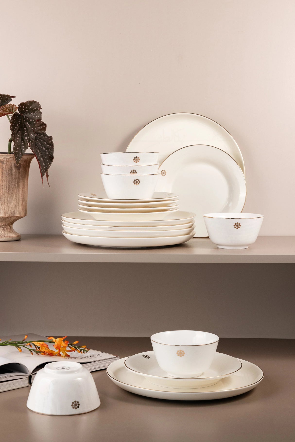 Otantik Mirral Premium 18 - Piece Porcelain Dinnerware Set – White with Gold Detailing - Al Kabayel Discount CentreOtantik Mirral Premium 18 - Piece Porcelain Dinnerware Set – White with Gold DetailingDinnerware SetsOTANTIKAl Kabayel Discount Centre