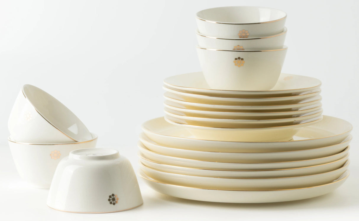 Otantik Mirral Premium 18 - Piece Porcelain Dinnerware Set – White with Gold Detailing - Al Kabayel Discount CentreOtantik Mirral Premium 18 - Piece Porcelain Dinnerware Set – White with Gold DetailingDinnerware SetsOTANTIKAl Kabayel Discount Centre