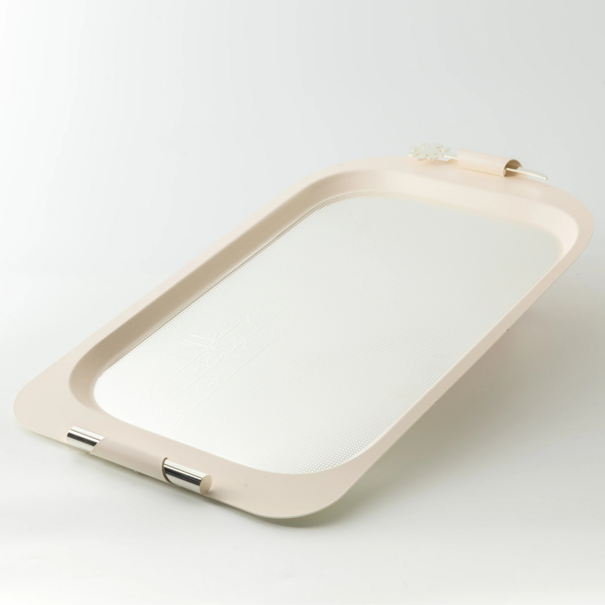 Otantik Mirral Premium Stainless Steel Serving Tray – White with Silver Detailing (53×31 cm) - Al Kabayel Discount CentreOtantik Mirral Premium Stainless Steel Serving Tray – White with Silver Detailing (53×31 cm)Serving TraysOTANTIKAl Kabayel Discount Centre