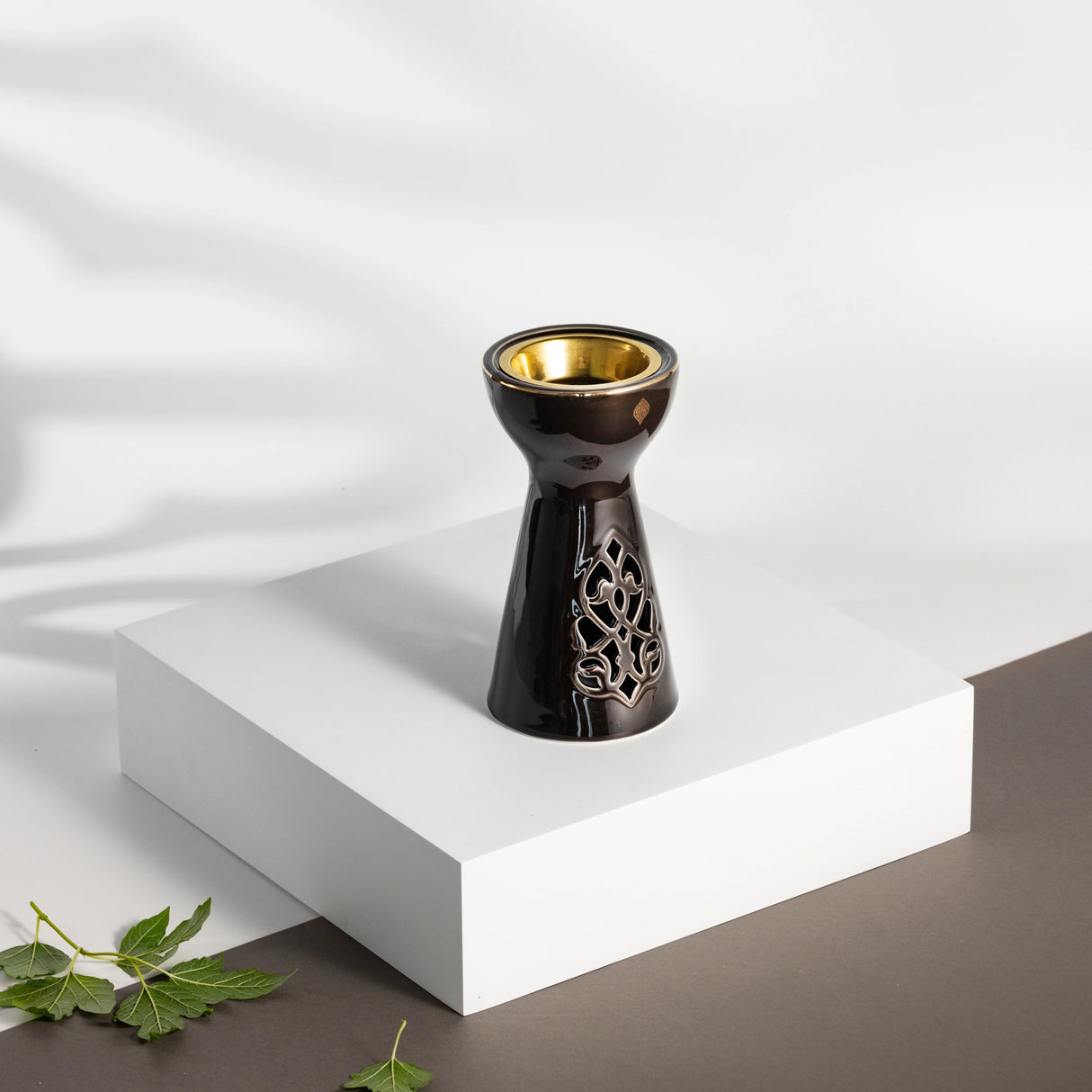 Otantik Naqsh Porcelain Incence Burner 9cm*17.5cm, Black/Gold - ET2984 - Al Kabayel Discount CentreOtantik Naqsh Porcelain Incence Burner 9cm*17.5cm, Black/Gold - ET2984Home Décor AccentsOTANTIKAl Kabayel Discount Centre