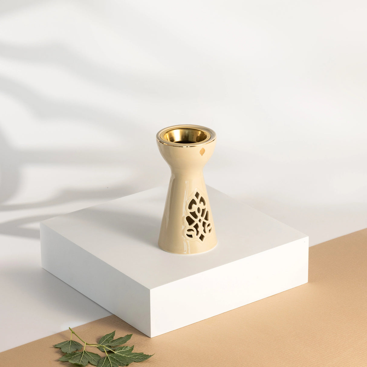 Otantik Naqsh Porcelain Incence Burner9cm*17.5cm, Ivory/Gold - ET2982 - Al Kabayel Discount CentreOtantik Naqsh Porcelain Incence Burner9cm*17.5cm, Ivory/Gold - ET2982Home Décor AccentsOTANTIKAl Kabayel Discount Centre
