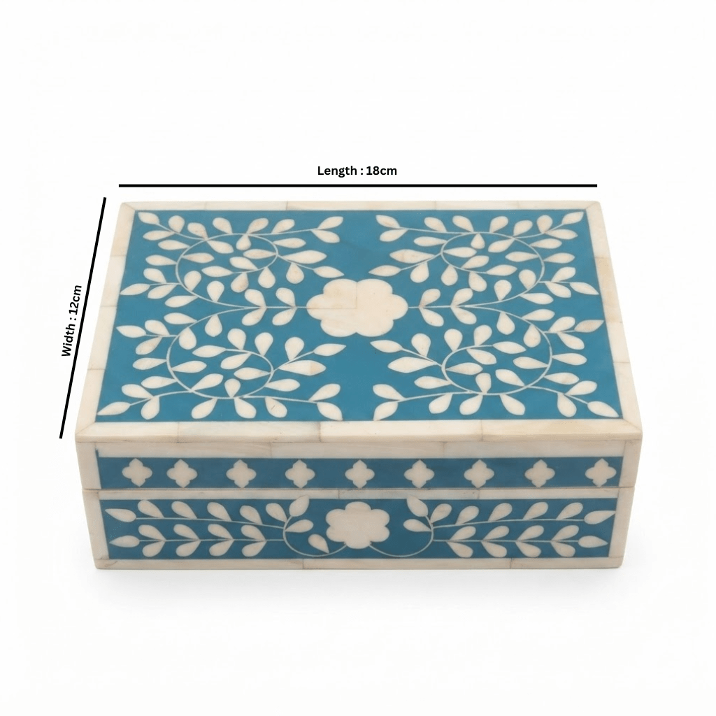 Plastic Coated Cardboard Jewellery Box - 18×12 cm - Red / Blue - Al Kabayel Discount CentrePlastic Coated Cardboard Jewellery Box - 18×12 cm - Red / BlueOrganizers & AccessoriesAKDCAl Kabayel Discount Centre
