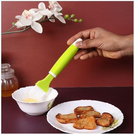 ROYALFORD Nylon Marinating and Basting Brush with ABS Handle 21cm*4cm, Green - RF6306 - Al Kabayel Discount CentreROYALFORD Nylon Marinating and Basting Brush with ABS Handle 21cm*4cm, Green - RF6306Cookware AccessoriesROYALFORDAl Kabayel Discount Centre
