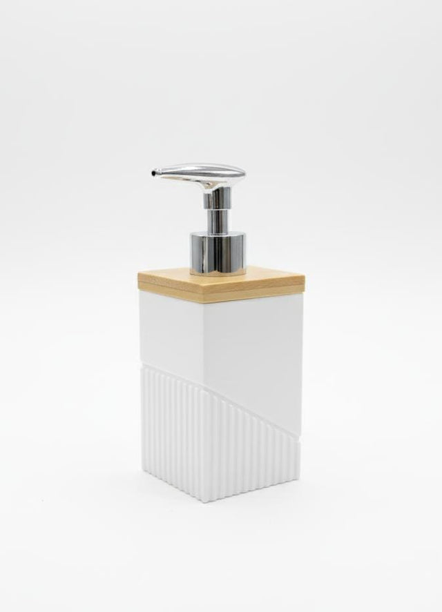 AKDC Plastic Liquid Soap Dispenser – Classic White Minimalist Style, Durable & Easy to Refill
