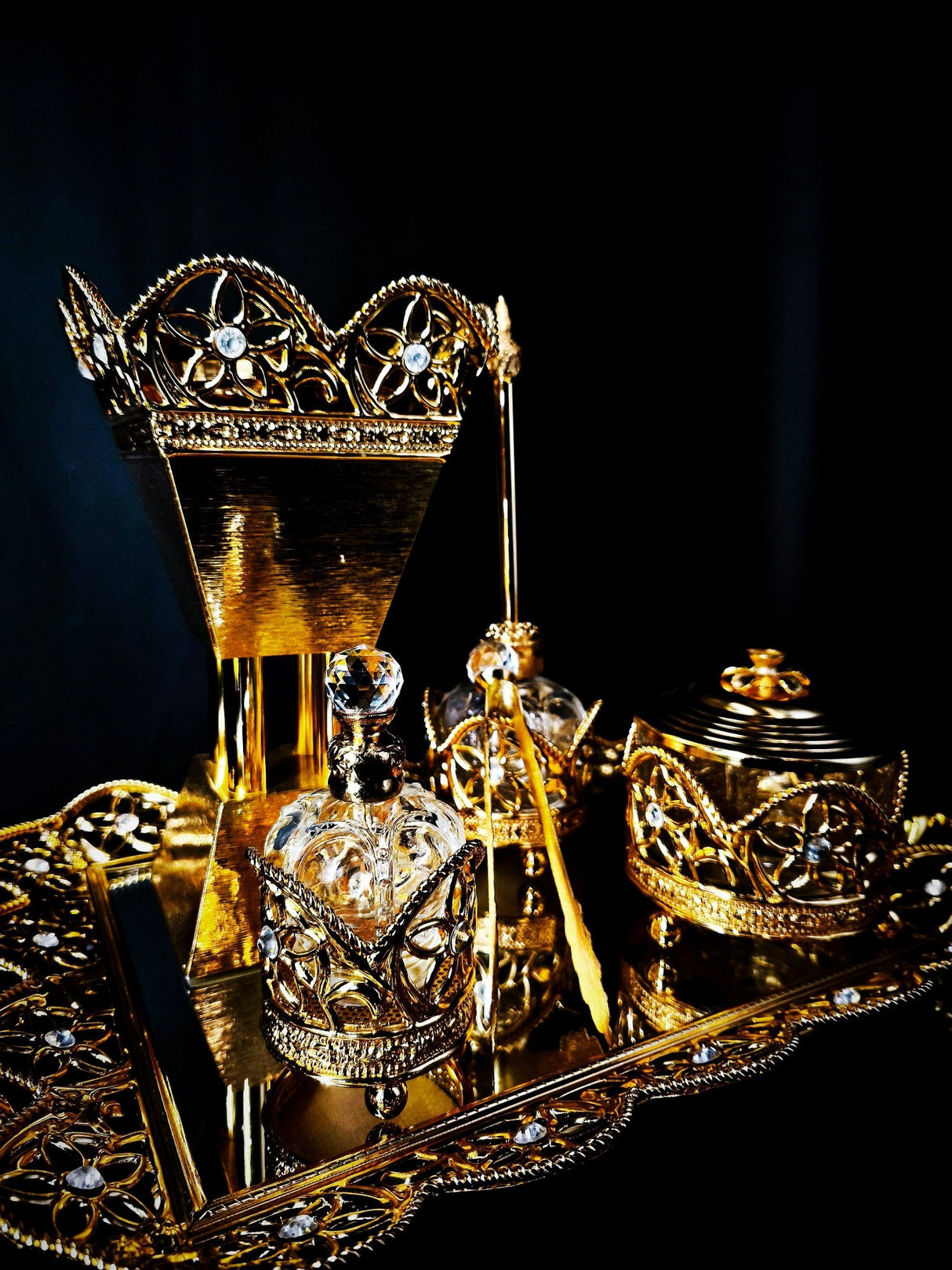 5Pcs Incence Burner Set With Gold And Crystal Design - Al Kabayel Discount Centre5Pcs Incence Burner Set With Gold And Crystal DesignHome Décor AccentsAKDCAl Kabayel Discount Centre