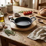 Vague Cast Iron Sizzling Pan with Wooden Base – Black, 16 × 3.8 cm