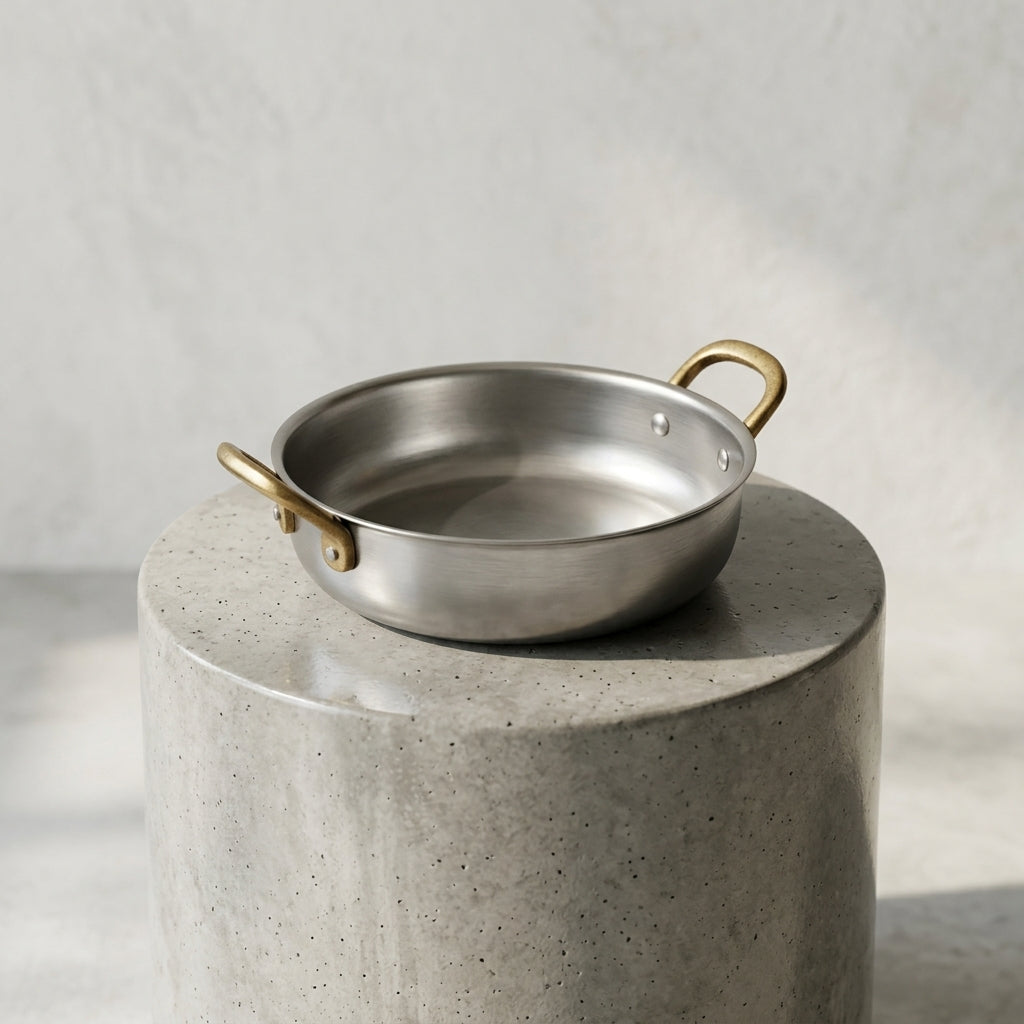 Kitchen Master Stainless Steel Mini Round Dish with Gold-Tone Handles – 15.5 × 4 cm