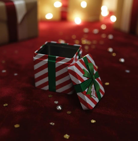 AKDC 8cm Red, White & Green Bow Square Candy Box | Stylish Christmas Gift Packaging Box - Al Kabayel Discount CentreAKDC 8cm Red, White & Green Bow Square Candy Box | Stylish Christmas Gift Packaging BoxHome Décor AccentsAKDCAl Kabayel Discount Centre