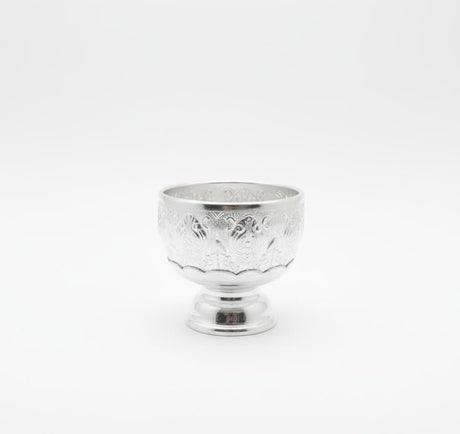 AKDC Aluminium Bowl with Stand – Unique Silver Design | 8 cm Elegant Home Decor Piece - Al Kabayel Discount CentreAKDC Aluminium Bowl with Stand – Unique Silver Design | 8 cm Elegant Home Decor PieceBowlsAKDCAl Kabayel Discount Centre