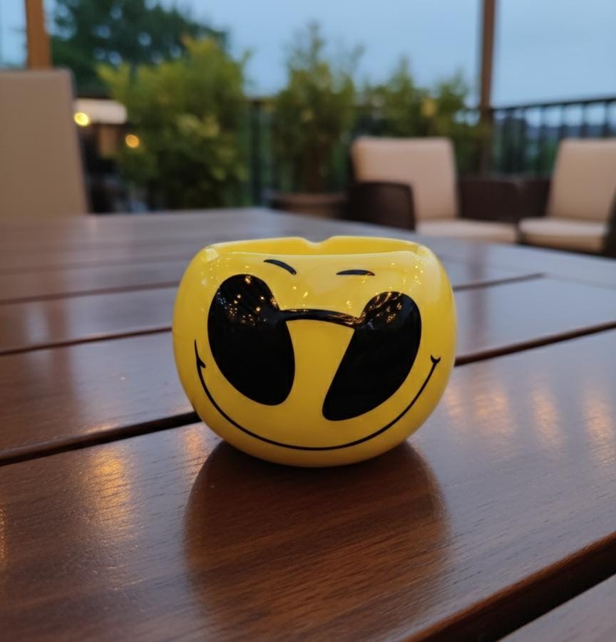 AKDC Ceramic Round Smiley Face Ashtray – Yellow Color with Attitude Expression, Modern and Playful Design - Al Kabayel Discount CentreAKDC Ceramic Round Smiley Face Ashtray – Yellow Color with Attitude Expression, Modern and Playful DesignHome Décor AccentsAKDCAl Kabayel Discount Centre