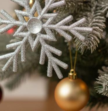 AKDC Christmas Hanging Tree Ornament – Traditional Star Shape Decoration for Festive Home Styling, 13 cm - Al Kabayel Discount CentreAKDC Christmas Hanging Tree Ornament – Traditional Star Shape Decoration for Festive Home Styling, 13 cmHome Décor AccentsAKDCAl Kabayel Discount Centre