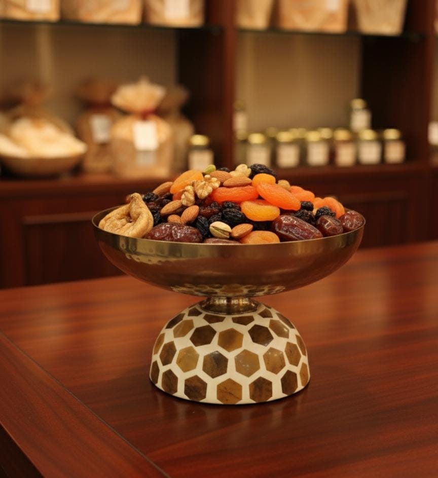 AKDC Compact Metal & Wooden Serving Bowl 20x13 cm – Contemporary Brown & Cream Dual - Tone Tableware Bowl for Everyday Use - Al Kabayel Discount CentreAKDC Compact Metal & Wooden Serving Bowl 20x13 cm – Contemporary Brown & Cream Dual - Tone Tableware Bowl for Everyday UseServeware SetsAKDCAl Kabayel Discount Centre