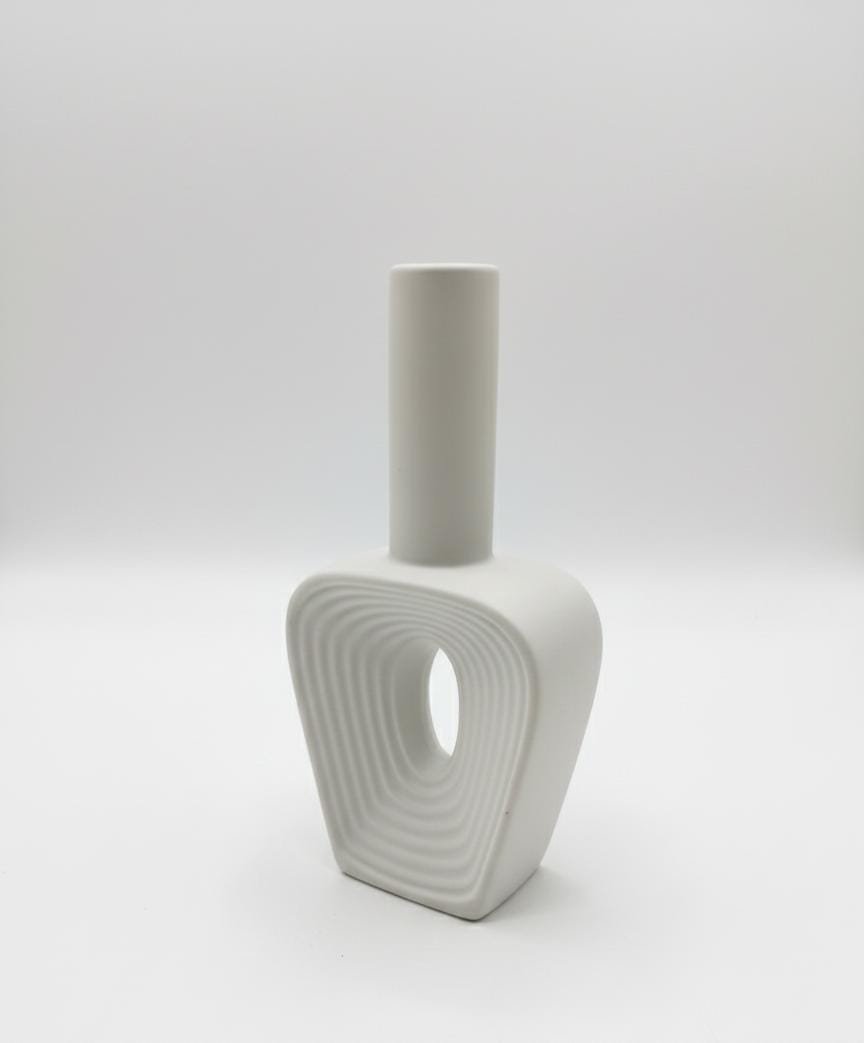 AKDC Compact White Ceramic Table Vase – 17×13 cm - Al Kabayel Discount CentreAKDC Compact White Ceramic Table Vase – 17×13 cmFlower/Plant PotsAKDCAl Kabayel Discount Centre