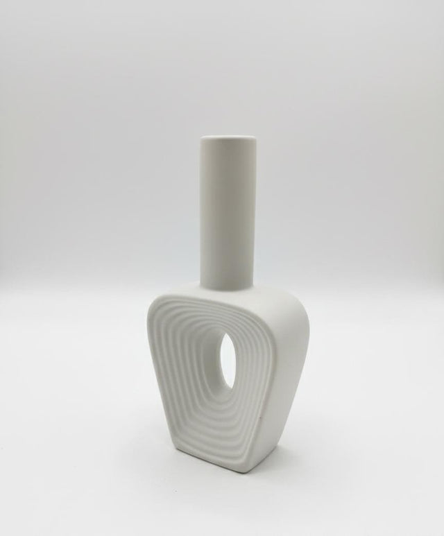 AKDC Compact White Ceramic Table Vase – 17×13 cm - Al Kabayel Discount CentreAKDC Compact White Ceramic Table Vase – 17×13 cmFlower/Plant PotsAKDCAl Kabayel Discount Centre