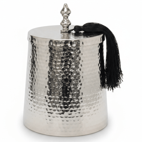 AKDC Elegant Silver Metal Dates Serving Pot with Lid for Ramadan, Hospitality, and Table Presentation (15 × 11 cm) - Al Kabayel Discount CentreAKDC Elegant Silver Metal Dates Serving Pot with Lid for Ramadan, Hospitality, and Table Presentation (15 × 11 cm)Jars & Food SaversAKDCAl Kabayel Discount Centre