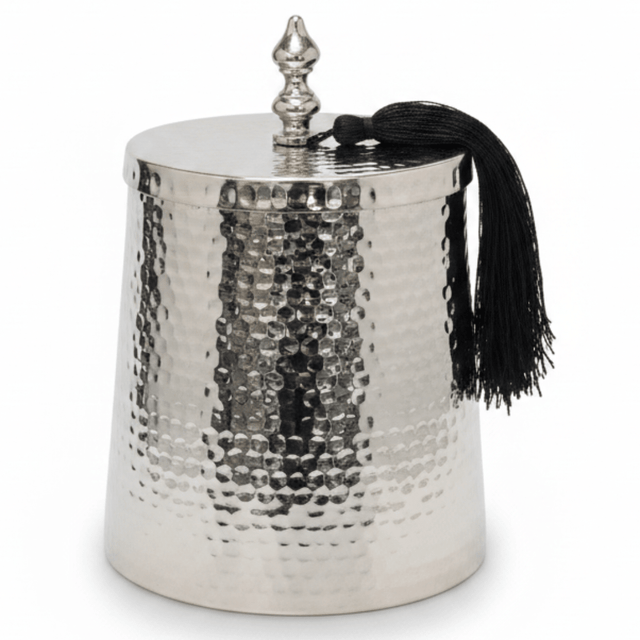 AKDC Elegant Silver Metal Dates Serving Pot with Lid for Ramadan, Hospitality, and Table Presentation (15 × 11 cm) - Al Kabayel Discount CentreAKDC Elegant Silver Metal Dates Serving Pot with Lid for Ramadan, Hospitality, and Table Presentation (15 × 11 cm)Jars & Food SaversAKDCAl Kabayel Discount Centre