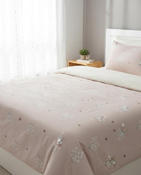 AKDC Light Pink Floral Poly - Cotton Quilt Cover Set 160x200cm with Bed Sheet & Pillowcase - Al Kabayel Discount CentreAKDC Light Pink Floral Poly - Cotton Quilt Cover Set 160x200cm with Bed Sheet & PillowcaseBeddingAKDCAl Kabayel Discount Centre