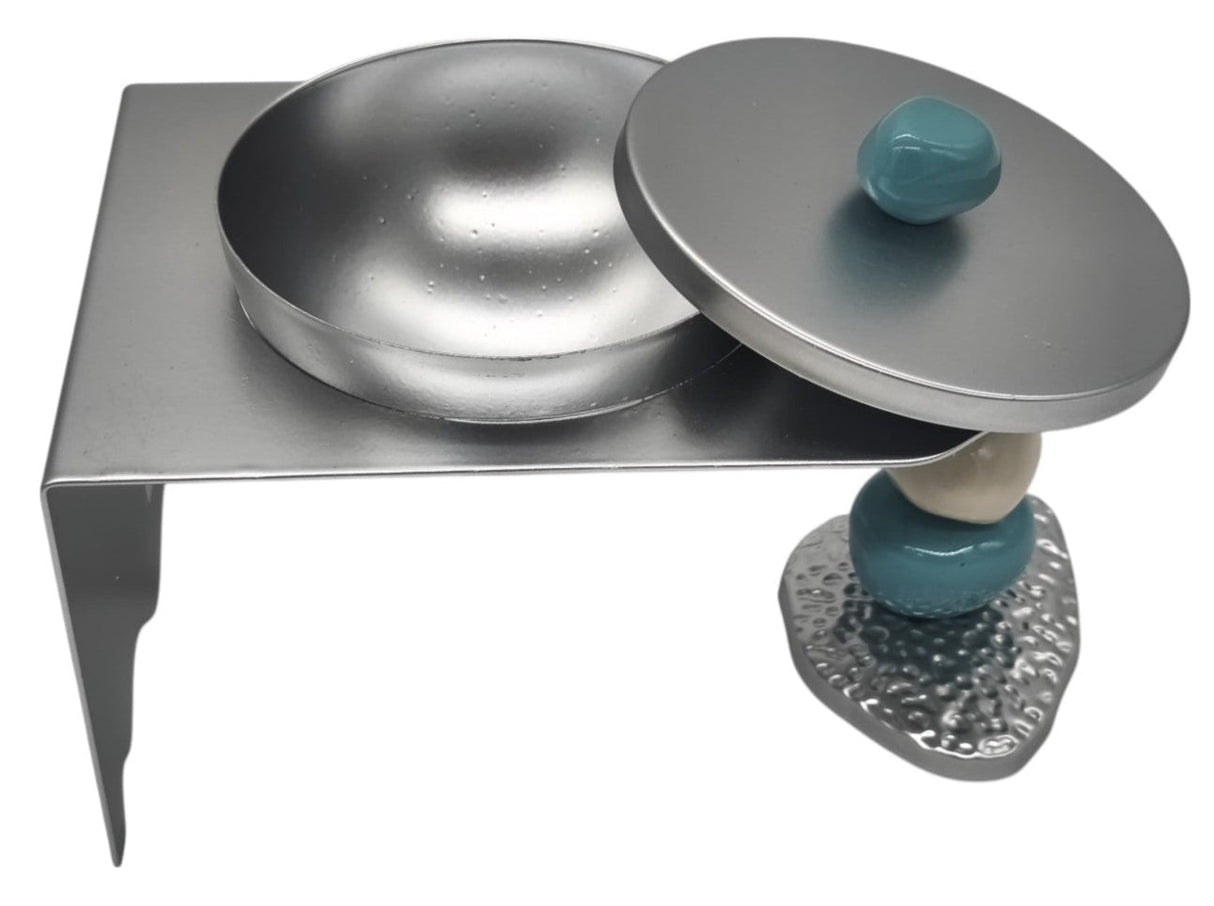 AKDC Metal Candy Bowl with Lid 20cm*9cm*12cm, Table Top design - Al Kabayel Discount CentreAKDC Metal Candy Bowl with Lid 20cm*9cm*12cm, Table Top designBowlsAKDCAl Kabayel Discount Centre