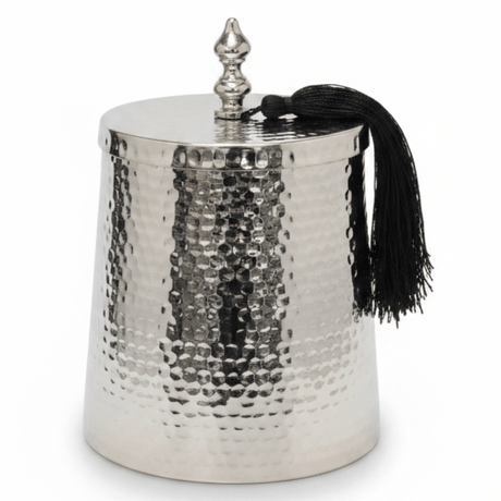 AKDC Premium Silver Finish Dates Bowl with Lid for Serving Dry Fruits, Snacks, and Traditional Gatherings (13.5 × 18.5 cm) - Al Kabayel Discount CentreAKDC Premium Silver Finish Dates Bowl with Lid for Serving Dry Fruits, Snacks, and Traditional Gatherings (13.5 × 18.5 cm)Jars & Food SaversAKDCAl Kabayel Discount Centre