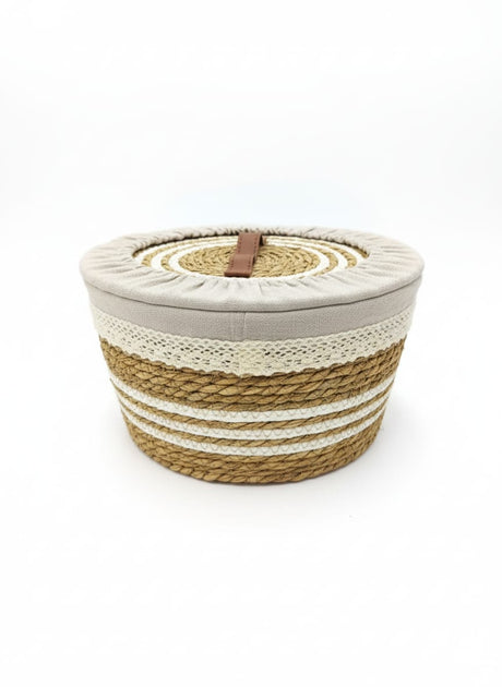 AKDC Rattan Basket with Lid & Fabric Liner Medium 29×16cm – Decorative Storage Organizer for Shelves & Cabinets - Al Kabayel Discount CentreAKDC Rattan Basket with Lid & Fabric Liner Medium 29×16cm – Decorative Storage Organizer for Shelves & CabinetsDoormatsAKDCAl Kabayel Discount Centre