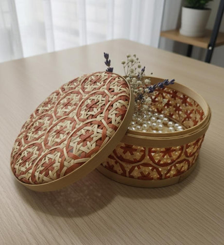 AKDC Round Bamboo Mesh Basket with Lid 20 cm – Brown & Cream Handwoven Food Cover - Al Kabayel Discount CentreAKDC Round Bamboo Mesh Basket with Lid 20 cm – Brown & Cream Handwoven Food CoverOrganizers & AccessoriesAKDCAl Kabayel Discount Centre