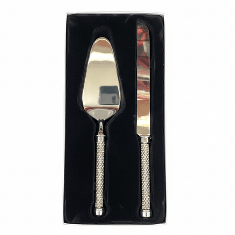AKDC Stainless Steel Silver Diamond Pattern Handle Cake Serving Set Modern Cake Cutting and Serving Set – 28 cm - Al Kabayel Discount CentreAKDC Stainless Steel Silver Diamond Pattern Handle Cake Serving Set Modern Cake Cutting and Serving Set – 28 cmKnife & Knife SetsAKDCAl Kabayel Discount Centre