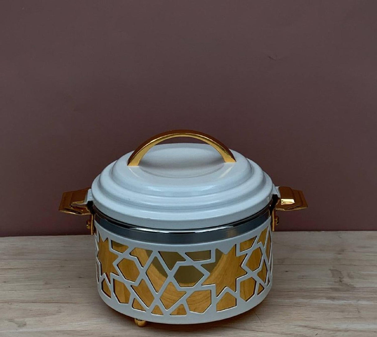 AL HABBAI Hotpot Medium Size, White and Gold - Al Kabayel Discount CentreAL HABBAI Hotpot Medium Size, White and GoldCasseroles & Stock PotsAl Kabayel Discount CentreAl Kabayel Discount Centre