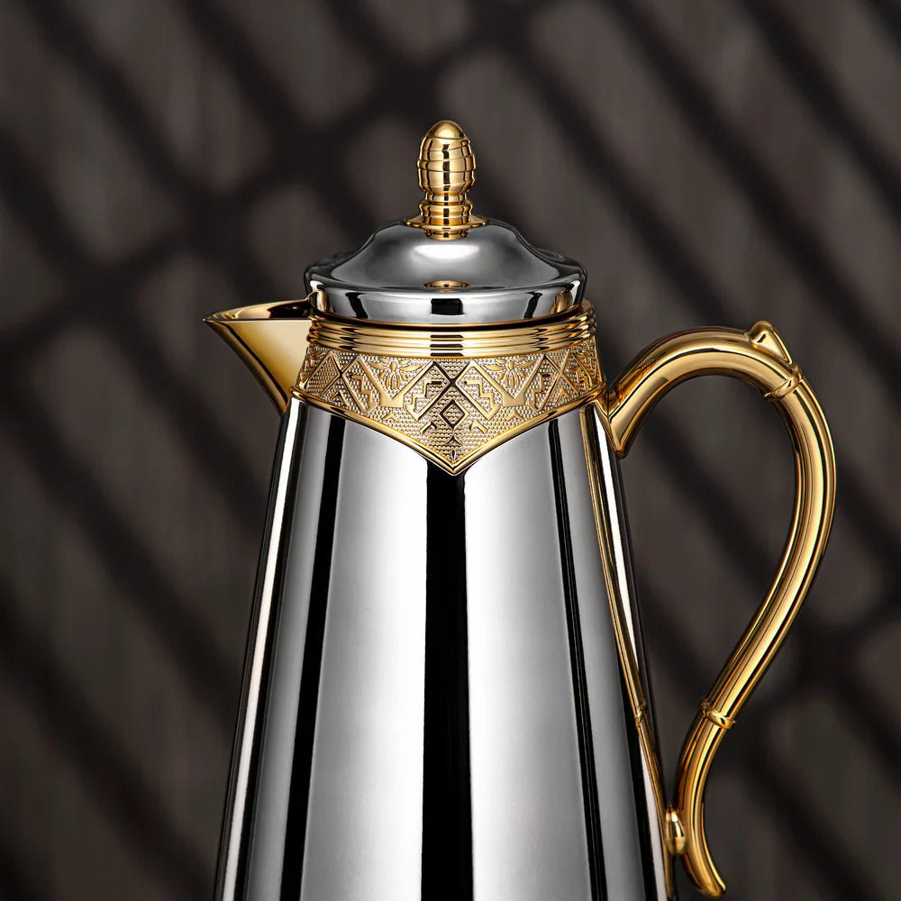 Almarjan Luxury Vacuum Flask Set – 0.7L & 1L Silver & Gold Elegant Edition - Al Kabayel Discount CentreAlmarjan Luxury Vacuum Flask Set – 0.7L & 1L Silver & Gold Elegant EditionThermosALMARJANAl Kabayel Discount Centre