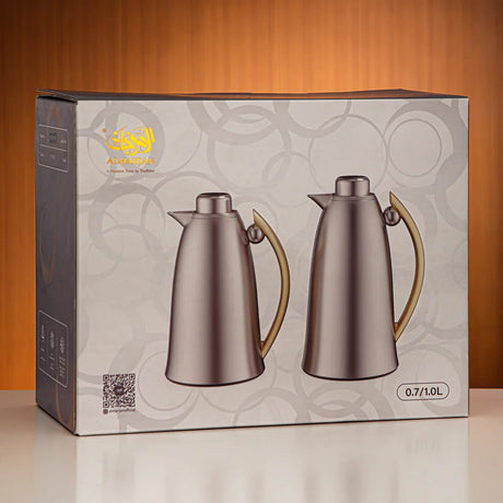 Almarjan Premium Vacuum Flask Pair (0.7L & 1L) – Pearl White with Gold Accents - Al Kabayel Discount CentreAlmarjan Premium Vacuum Flask Pair (0.7L & 1L) – Pearl White with Gold AccentsThermosAKDCAl Kabayel Discount Centre