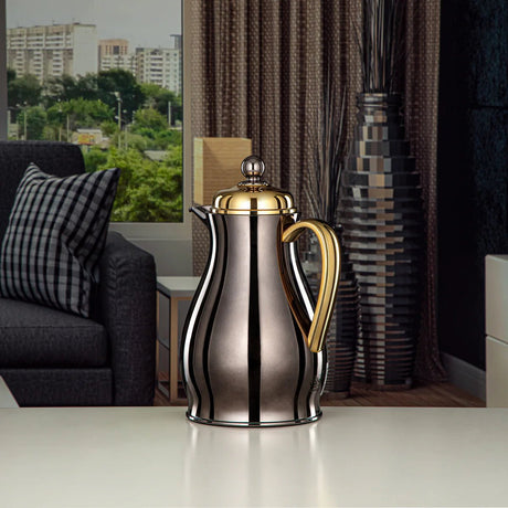 Almarjan Vacuum Flask Metal Body with Glass Liner 0.5L Nickel Black & Gold (RPA - 050 - NBKG) - Al Kabayel Discount CentreAlmarjan Vacuum Flask Metal Body with Glass Liner 0.5L Nickel Black & Gold (RPA - 050 - NBKG)ThermosALMARJANAl Kabayel Discount Centre