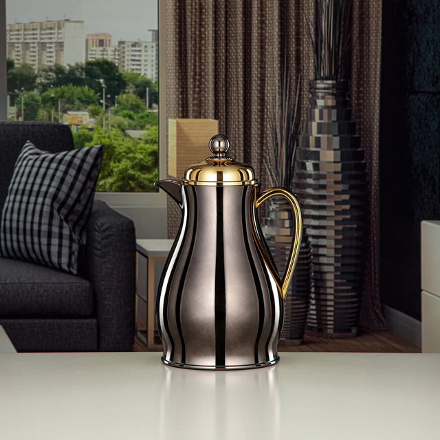 Almarjan Vacuum Flask Metal Body with Glass Liner 0.5L Nickel Black & Gold (RPA - 050 - NBKG) - Al Kabayel Discount CentreAlmarjan Vacuum Flask Metal Body with Glass Liner 0.5L Nickel Black & Gold (RPA - 050 - NBKG)ThermosALMARJANAl Kabayel Discount Centre