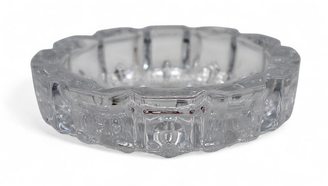 DELI Modern Round Glass Ashtray with Artistic Design – Strong & Stylish Clear Glass Smoking Accessory for Everyday Use – 13×4 cm - Al Kabayel Discount CentreDELI Modern Round Glass Ashtray with Artistic Design – Strong & Stylish Clear Glass Smoking Accessory for Everyday Use – 13×4 cmHome Décor AccentsDELIAl Kabayel Discount Centre